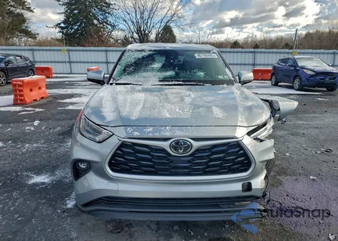 2021 Toyota Highlander L z USA, uszkodzony, nr VIN 5TDBZRBH4MS531646